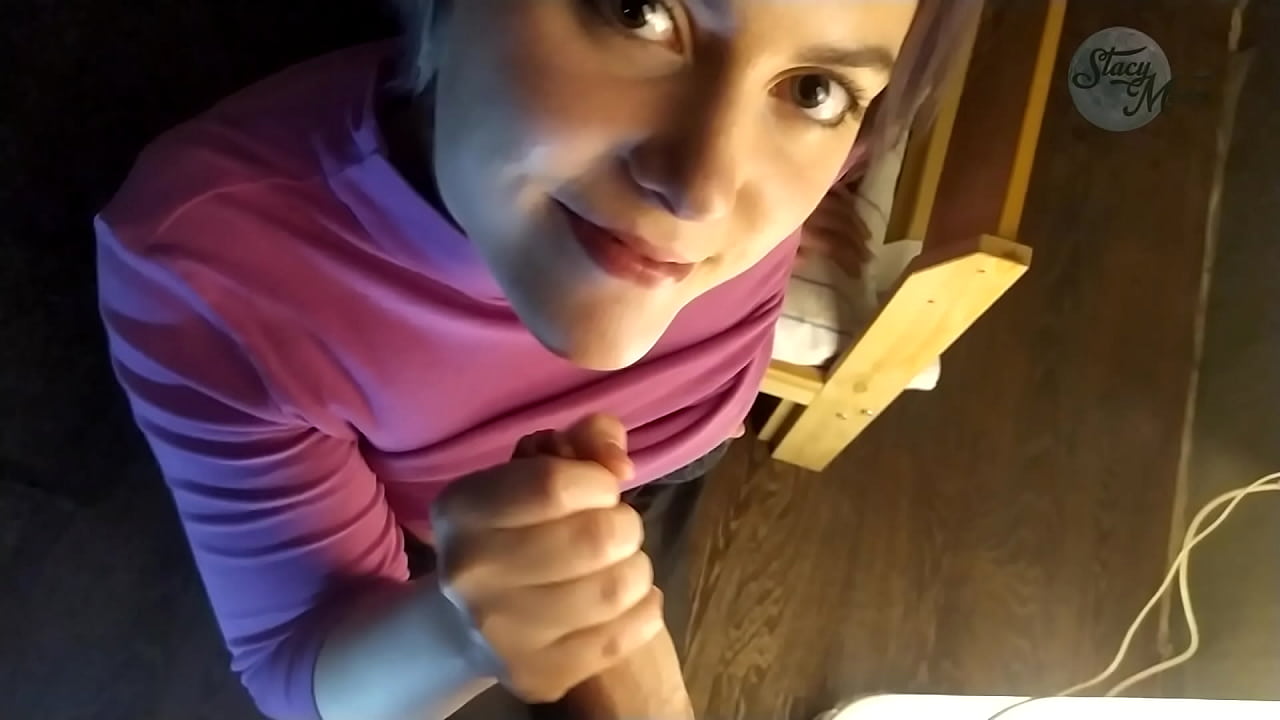 Tipa rusa hejma porno kun dika intrigo kaj bona profunda gluto